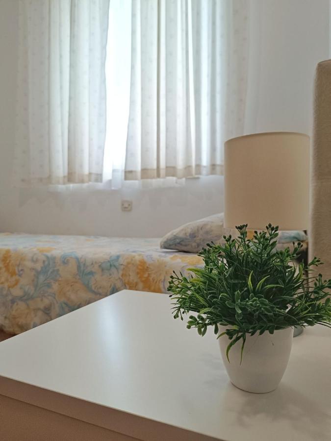 Lori Apartment *